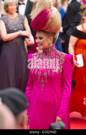 Cannes, France. 13 mai, 2016. Elena Lenskaya assiste à la projection de "manque Bay (Ma Loute)' lors de l'assemblée annuelle 69e Festival du Film de Cannes au Palais des Festivals à Cannes, France. © Elyxandro Cegarra/Pacific Press/Alamy Live News Banque D'Images