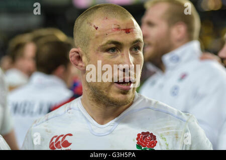 Allianz Stadium, Sydney, Australie. 25 Juin, 2016. International Rugby troisième test. L'Australie contre l'Angleterre. Angleterre fullback Mike bruns avec le jeu battle scars. Credit : Action Plus Sport/Alamy Live News Banque D'Images