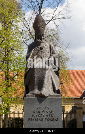 Varsovie, Pologne. Apr 21, 2016. Monument de Stefan Wyszynski © Mateusz Wlodarczyk/Pacific Press/Alamy Live News Banque D'Images