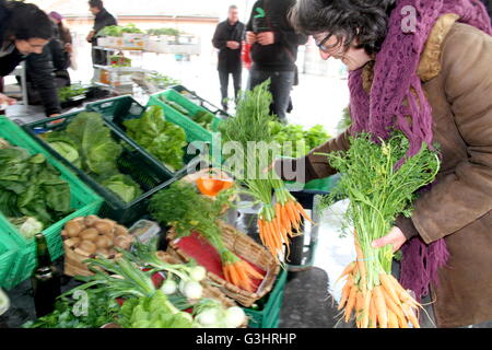 Ce 20e anniversaire de la Journée Internationale des Paysans et lutte des agriculteurs est en cours au milieu d'une situation alarmante en ce qui concerne les droits de l'homme. La Via Campesina appelle toutes ses organisations membres, ses amis et alliés, tous ceux qui croient en une agriculture paysanne et pour la souveraineté alimentaire s'efforcent de mobiliser afin d'exiger l'accès à la terre pour ceux qui la cultivent avec respect, et pour protester contre les assassinats de dirigeants de mouvements paysans - qui constituent des crimes contre l'humanité. (Photo de Mercedes Menendez/RoverImages/P Banque D'Images