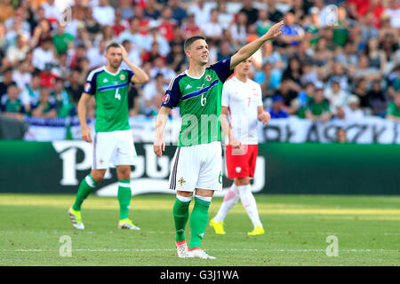 L'Irlande du Nord Chris Baird pendant l'UEFA Euro 2016, Groupe C match au stade de Nice, Nice. Banque D'Images