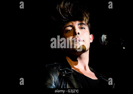 Stash Fiordispino du pop rock band l'Kolors représenté sur scène en tant qu'il fait vivre à Alcatraz. (Photo de Roberto Finizio / Pacific Press) Banque D'Images