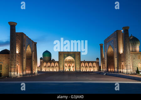 La place Reguistan à Samarkand, Ouzbékistan Banque D'Images