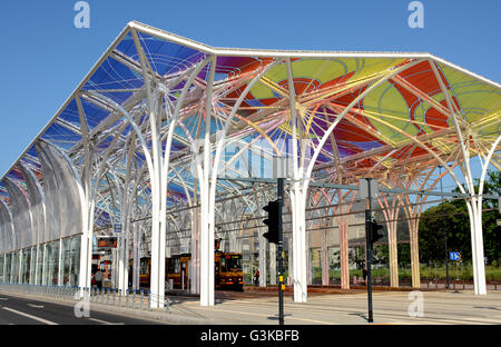 En tramway la station de tramway Centrum Piotrkowska avenue Piesudskiego Lodz Pologne Banque D'Images