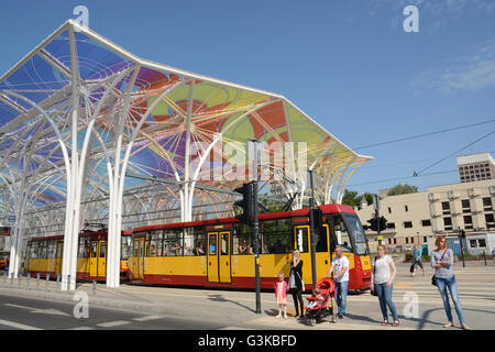 En tramway la station de tramway Centrum Piotrkowska avenue Piesudskiego Lodz Pologne Banque D'Images