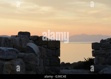 Ruines antiques sur Agios Stefanos à Kefalos, île de Kos, Grèce. Vue sur la mer Égée. Banque D'Images