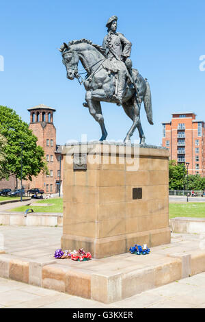 Statue de Charles Édouard Stuart, communément connu sous le nom de Bonnie Prince Charlie ou le Jeune Prétendant, par Anthony Stones, Derby, Royaume-Uni Banque D'Images