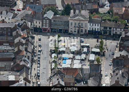 Une vue aérienne du marché en plein air de Ripon Banque D'Images