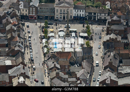 Une vue aérienne du marché en plein air de Ripon Banque D'Images