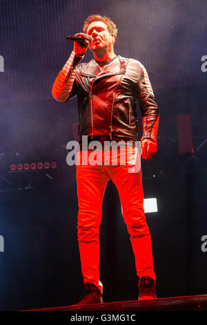 Milan Italie. 12 juin 2016. Le groupe anglais DURAN DURAN effectue sur scène à l'été au cours de l'Assago Arena "Dieux d'' Credit : Rodolfo Sassano/Alamy Live News Banque D'Images