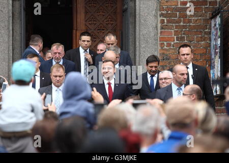 Kwidzyn, Pologne 13e, juin 2016 Président de la Pologne Andrzej Duda répond aux résidents de Kwidzyn. Le Président est venu à Kwidzyn pour remercier les électeurs pour l'élection présidentielle dans les élections de l'an dernier. Credit : Michal Fludra/Alamy Live News Banque D'Images