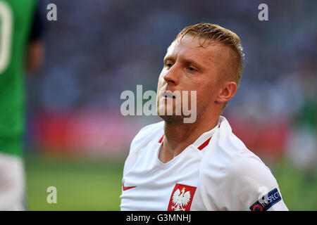 Nice, France. 12 Juin, 2016. Kamil Glik (POL) Football/soccer : UEFA EURO 2016 match du groupe C entre la Pologne 1-0 Irlande du Nord à l'Allianz Riviera de Nice, France . © aicfoto/AFLO/Alamy Live News Banque D'Images