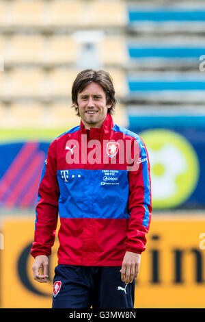 Tours, France. 14 Juin, 2016. Tomas Rosicky assiste à l'entraînement de l'équipe nationale tchèque session à Tours, France, le 14 juin 2016. République tchèque fera face à la Croatie dans un groupe d'Euro 2016 match de football à St.Etienne le vendredi, Juin 17. Photo : CTK/Tanecek Photo/Alamy Live News Banque D'Images