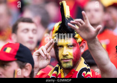 Lyon, France. 13 Juin, 2016. Championnats européens de football 2016. La Belgique et l'Italie. Stade de Lyon stade. Fans belges © Plus Sport Action/Alamy Live News Banque D'Images