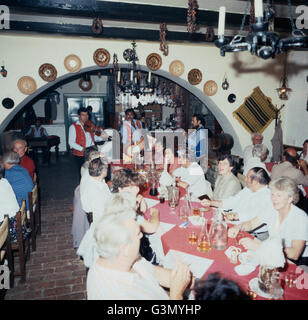 Folkloreabend mit ein ungarischer Volksmusik, Ungarn 1984. Une soirée folklorique avec la musique populaire hongroise, la Hongrie 1984. Banque D'Images