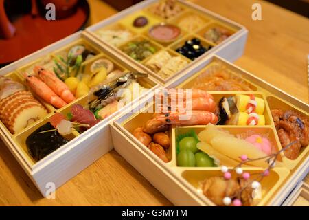 Osechi : Un Nouvel An japonais traditionnels les aliments. Banque D'Images