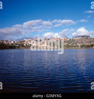 Aussicht auf lac Anosy Antananarivo suis Madagaskar auf Madagaskar, 1989. Vue sur la ville d'Antananarivo au lac Anosy sur l'île de Madagascar, Madagascar 1989. Banque D'Images