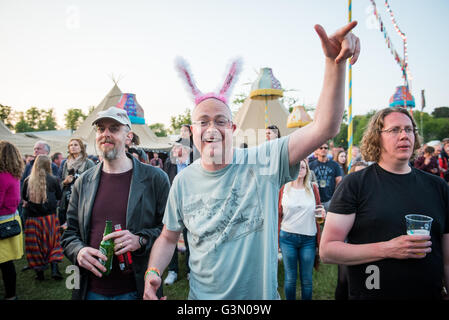 Jeunes au commun des gens music festival à Oxford, Angleterre Banque D'Images