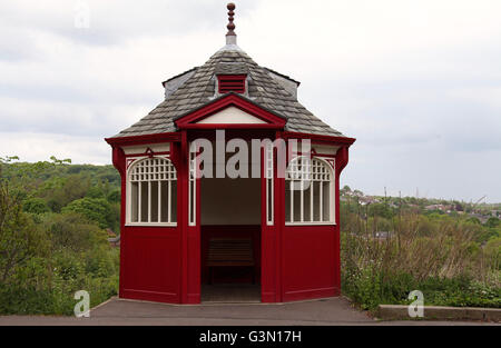 Abri de tramway victorienne dans le quartier de Huddersfield Edgerton Banque D'Images