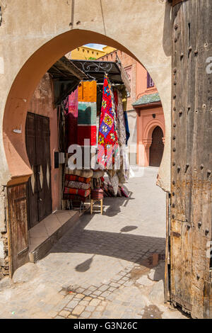 Les ruelles de la médina de Marrakech / Marrakech, Maroc Banque D'Images