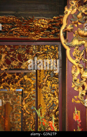 Intérieur de la pagode Tran Quoc à Hanoï (Vietnam). Banque D'Images