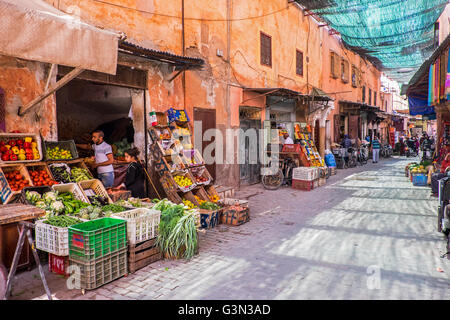 Dans les rues du marché de Marrakech / Marrakech, Maroc Banque D'Images