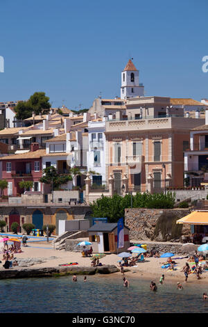 Paysage urbain avec plage, Calella de Palafrugell, Costa Brava, Catalogne, Espagne, Europe, PublicGround Banque D'Images