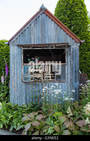 Voir les jardins de RHS Chelsea Flower Show 2016. Harrods British excentriques jardin, conçu par Diarmuid Gavin Banque D'Images