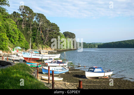 Bateaux amarrés à ' ' Sunny Corner sur la rivière Fal près de Truro, Cornwall, UK Banque D'Images