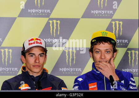 Le Mans, France. Le 05 mai, 2016. Marc Marquez, Valentino Rossi lors de la conférence de presse pré-événement. © Gaetano Piazzolla/Pacific Press/Alamy Live News Banque D'Images