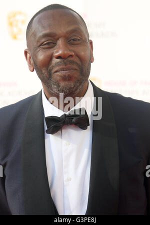 8 mai 2016 - Sir Lenny Henry assistant à BAFTA TV Awards 2016 au Royal Festival Hall à Londres, au Royaume-Uni. Banque D'Images