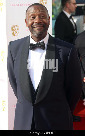 8 mai 2016 - Sir Lenny Henry assistant à BAFTA TV Awards 2016 au Royal Festival Hall à Londres, au Royaume-Uni. Banque D'Images