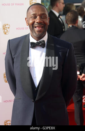 8 mai 2016 - Sir Lenny Henry assistant à BAFTA TV Awards 2016 au Royal Festival Hall à Londres, au Royaume-Uni. Banque D'Images