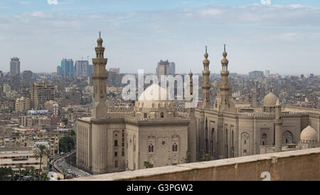 Sur le Caire de Salah Al Din Citadelle (Citadelle du Caire) montrant Al Sultan Hasan et Al Rifaii des mosquées, Le Caire, Égypte Banque D'Images