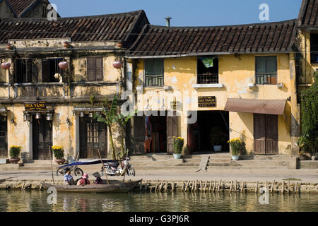 Boulevard de la promenade, le long de la rivière d'Hoi An, Vietnam, Southeast Asia, Asia Banque D'Images