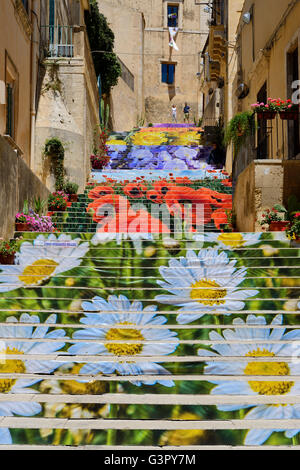 Les préparatifs de fête des fleurs dans près de la Via Cavour à Noto, Sicile, Italie Banque D'Images