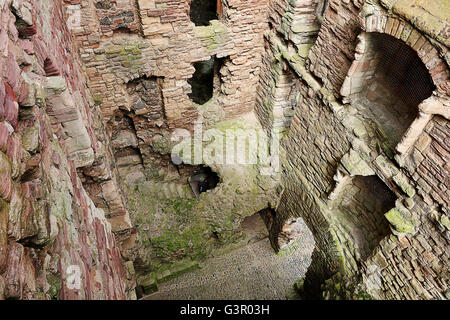 Pierres apparentes sur différents étages.Le Château de Tantallon Banque D'Images