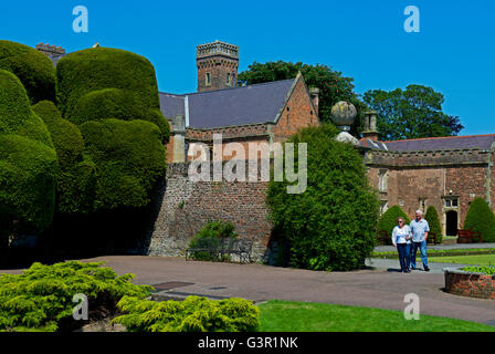 Dans Ayscoughfee topiaire Hall, Spalding, Lincolnshire, Angleterre, Royaume-Uni Banque D'Images