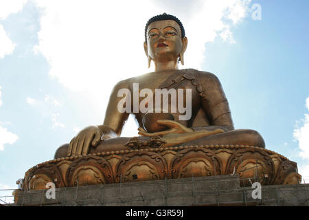 Grande statue de Bouddha (Bouddha) Dordenma à Thimphu (Bhoutan). Banque D'Images