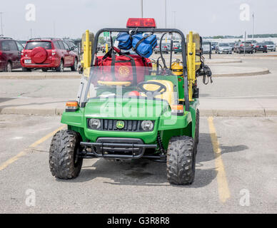 John Deere Gator ATV utilisé comme véhicule d'urgence des pompiers à l'intérieur de l'usine de fabrication de Toyota Woodstock Ontario Canada Banque D'Images