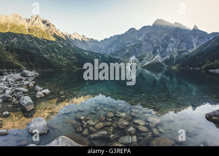 Le orskie 'moko' Lake situé dans les montagnes Tatras, Pologne Banque D'Images