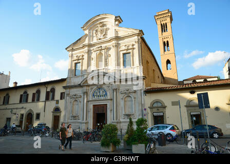 L'église d'Ognissanti, All Saints Church, l'une des premières églises baroques à Florence, Toscane, Italie, Europe Banque D'Images