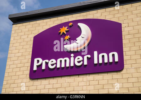 STOKE-on-Trent, Royaume-Uni - 28 MAI 2016 : un signe à un hôtel Premier Inn à Stoke-on-Trent, le 28 mai 2016. Banque D'Images