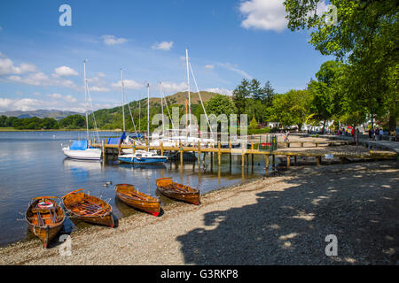 CUMBRIA, UK - 29 MAI 2016 : une vue de près de Waterhead Ambleside sur le lac Windermere dans le Lake District National Park, le 29 Banque D'Images