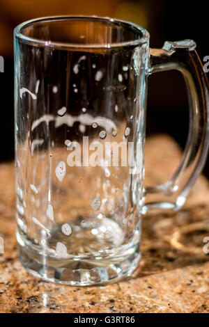 Verre de bière vide Banque D'Images