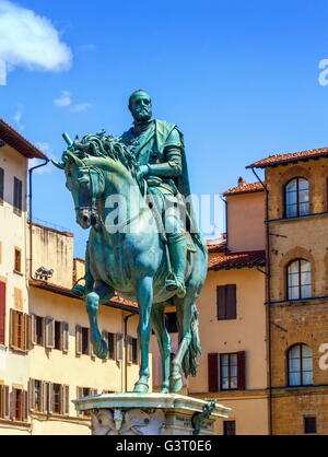 La statue de Cosimo Medici sur la Piazza della Signoria de Giambologna par journée à Florence, Italie. Banque D'Images