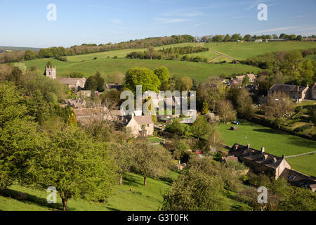 Vue sur village des Cotswolds, Naunton, Cotswolds, Gloucestershire, Angleterre, Royaume-Uni, Europe Banque D'Images