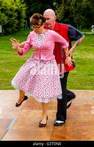 Le PJ's Dance Group à la Fete Maresfield, Sussex, UK Banque D'Images