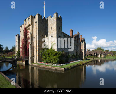 Le château de Hever et jardins, Hever, Kent, Angleterre, Royaume-Uni, Europe Banque D'Images