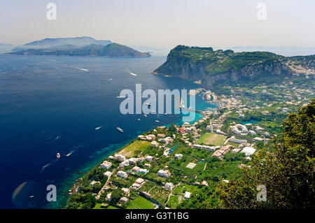 La vue de la Villa San Michele, l'ancienne maison d'auteur/Axel Munthe médecin sur l'île de Capri dans la baie de Naples, ita Banque D'Images